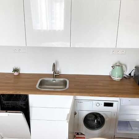 Cute Studio In Old Town Братислава Экстерьер фото