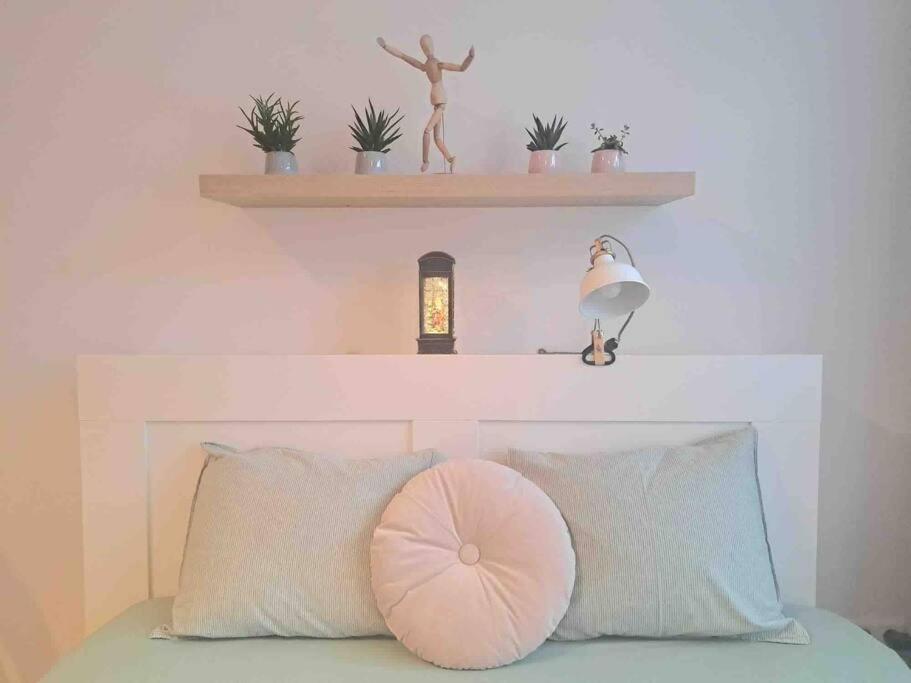 Cute Studio In Old Town Братислава Экстерьер фото